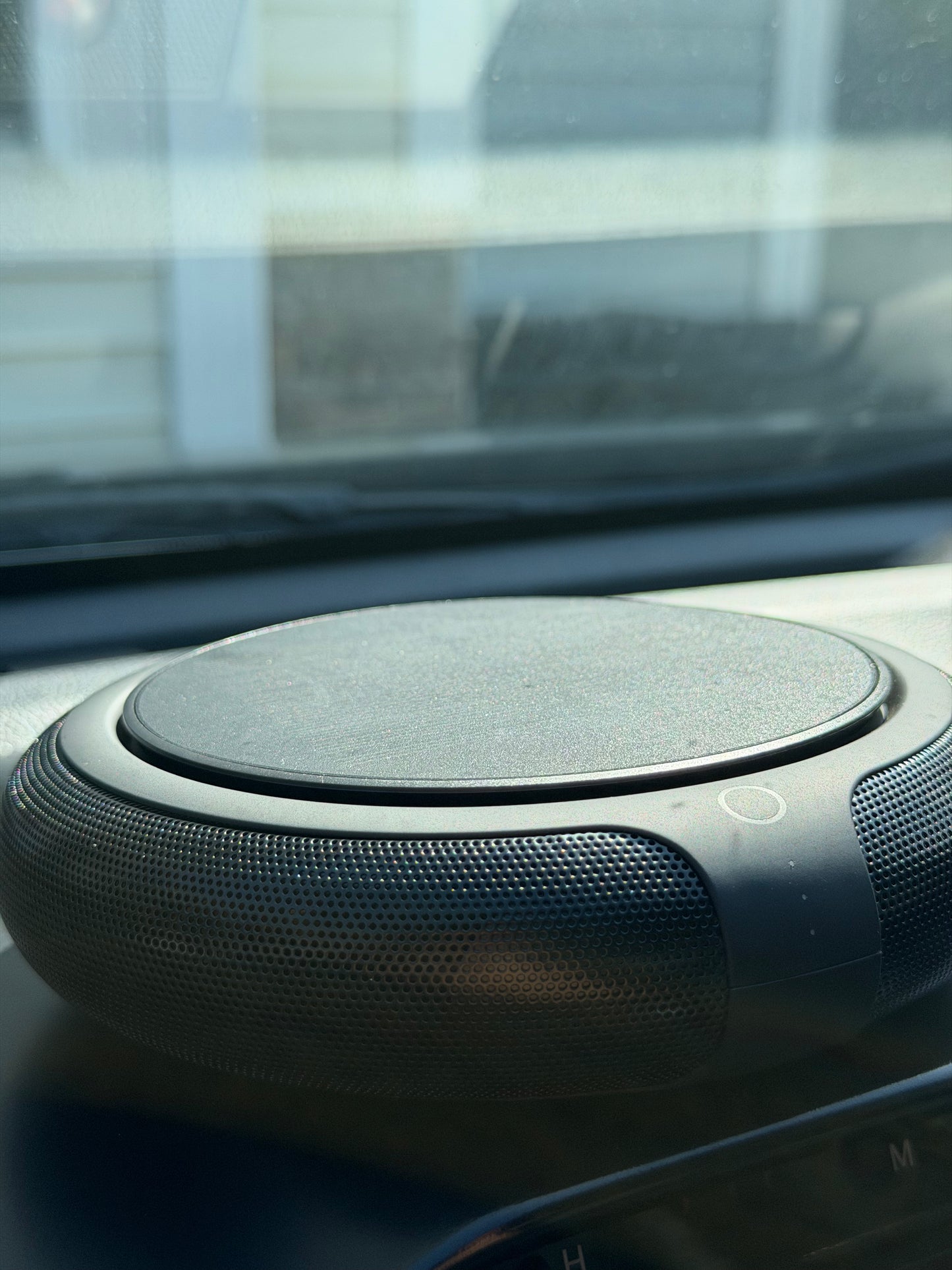 Carisma™ Solar Air – Car Solar Purifier